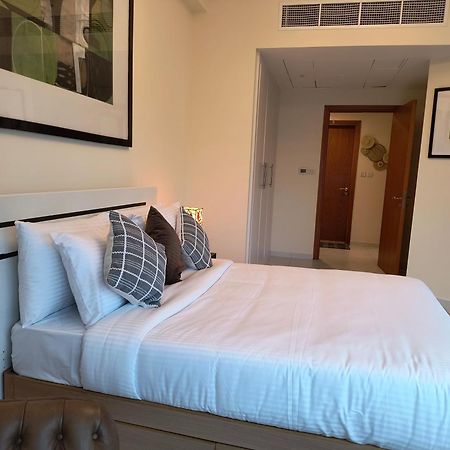 Trinity Holiday Homes - Sheikh Zayed Road Near To Financial Center Metro Station Dubai Buitenkant foto