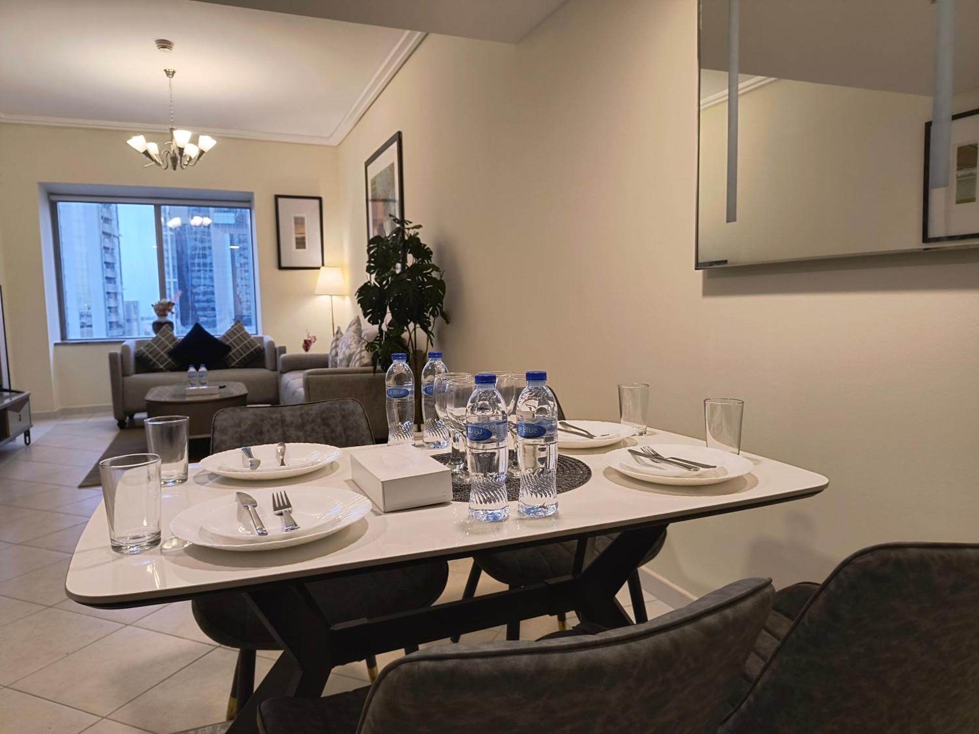 Trinity Holiday Homes - Sheikh Zayed Road Near To Financial Center Metro Station Dubai Buitenkant foto