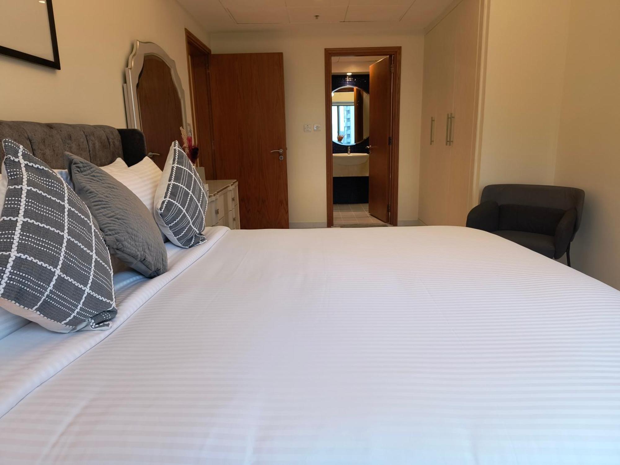 Trinity Holiday Homes - Sheikh Zayed Road Near To Financial Center Metro Station Dubai Buitenkant foto